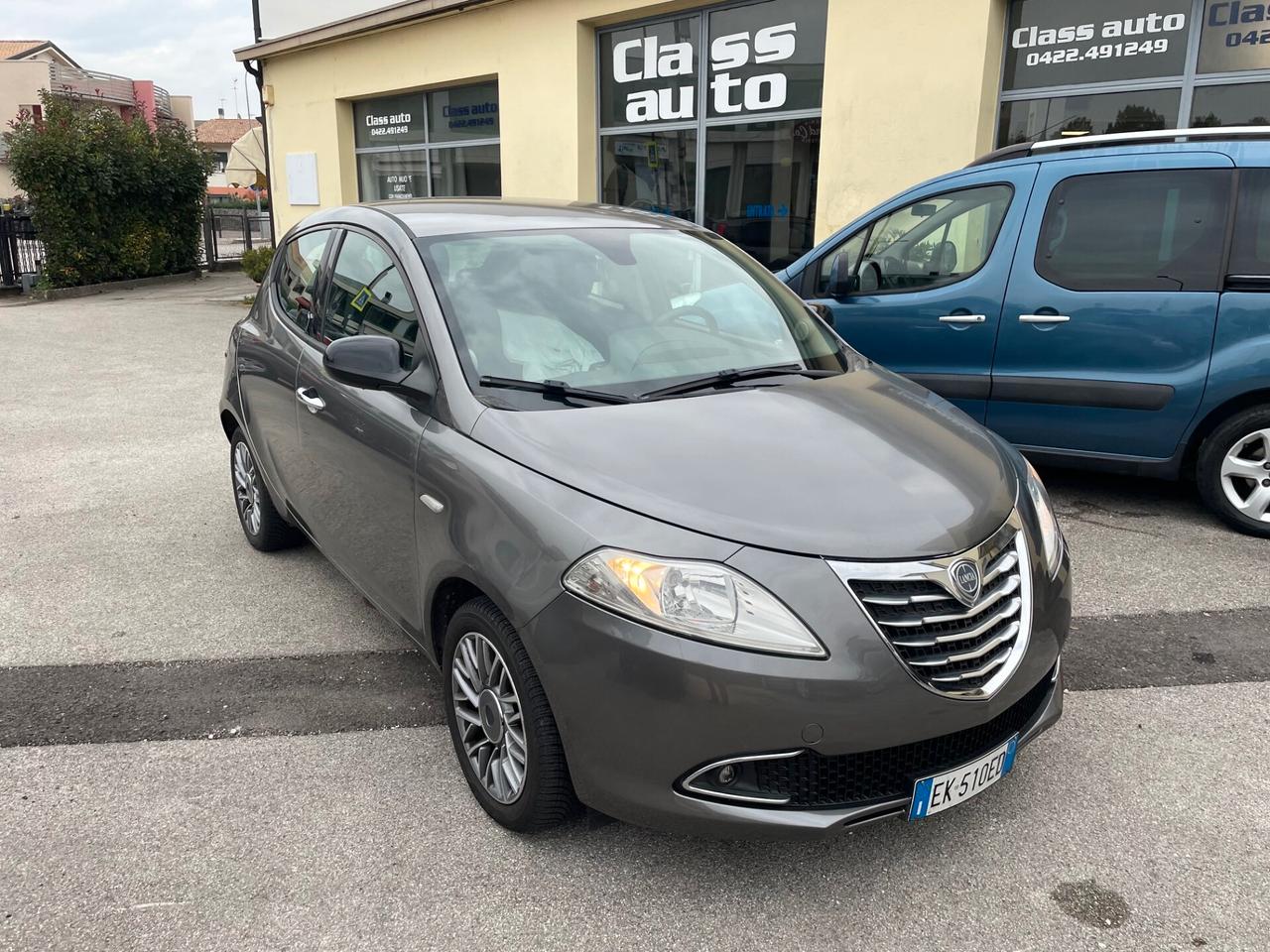 Lancia Ypsilon 1.2 69 CV 5 porte Silver