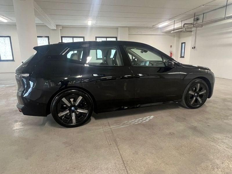 BMW iX i20 2021 xdrive50 pacchetto sportivo