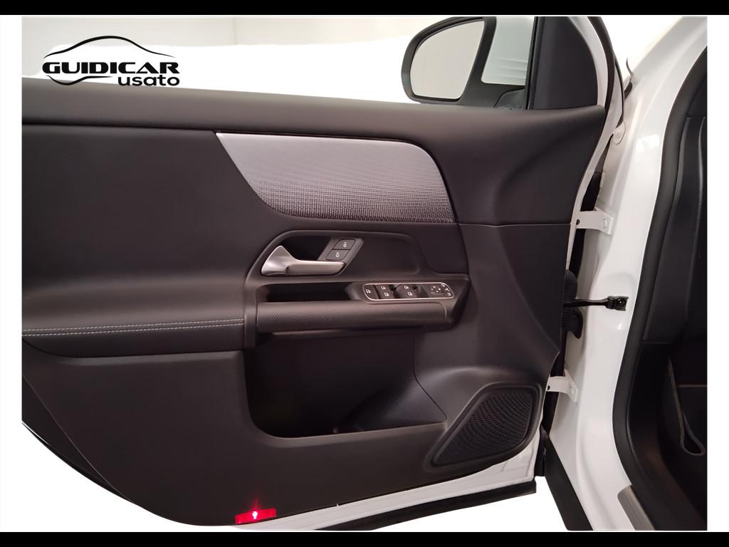 Mercedes-Benz GLA-H247 2020 - GLA 180 d Sport auto