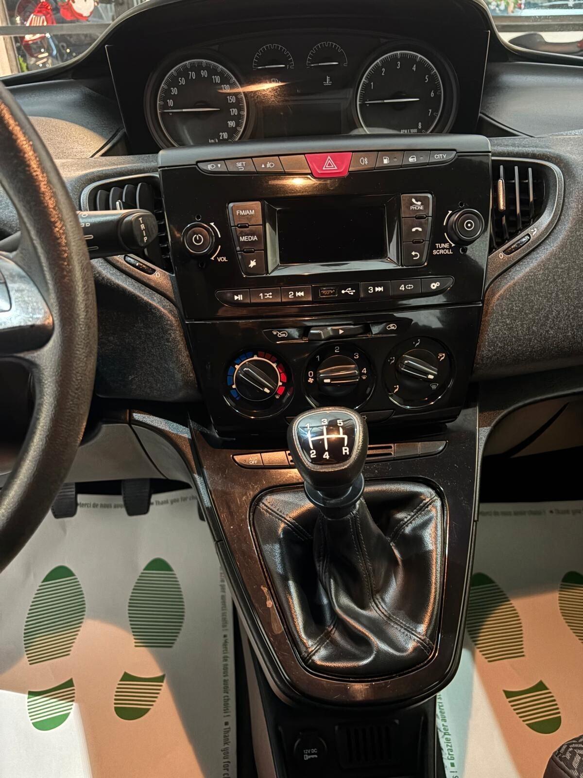 Lancia Ypsilon 1.2 69 CV 5 porte GPL Ecochic Gold