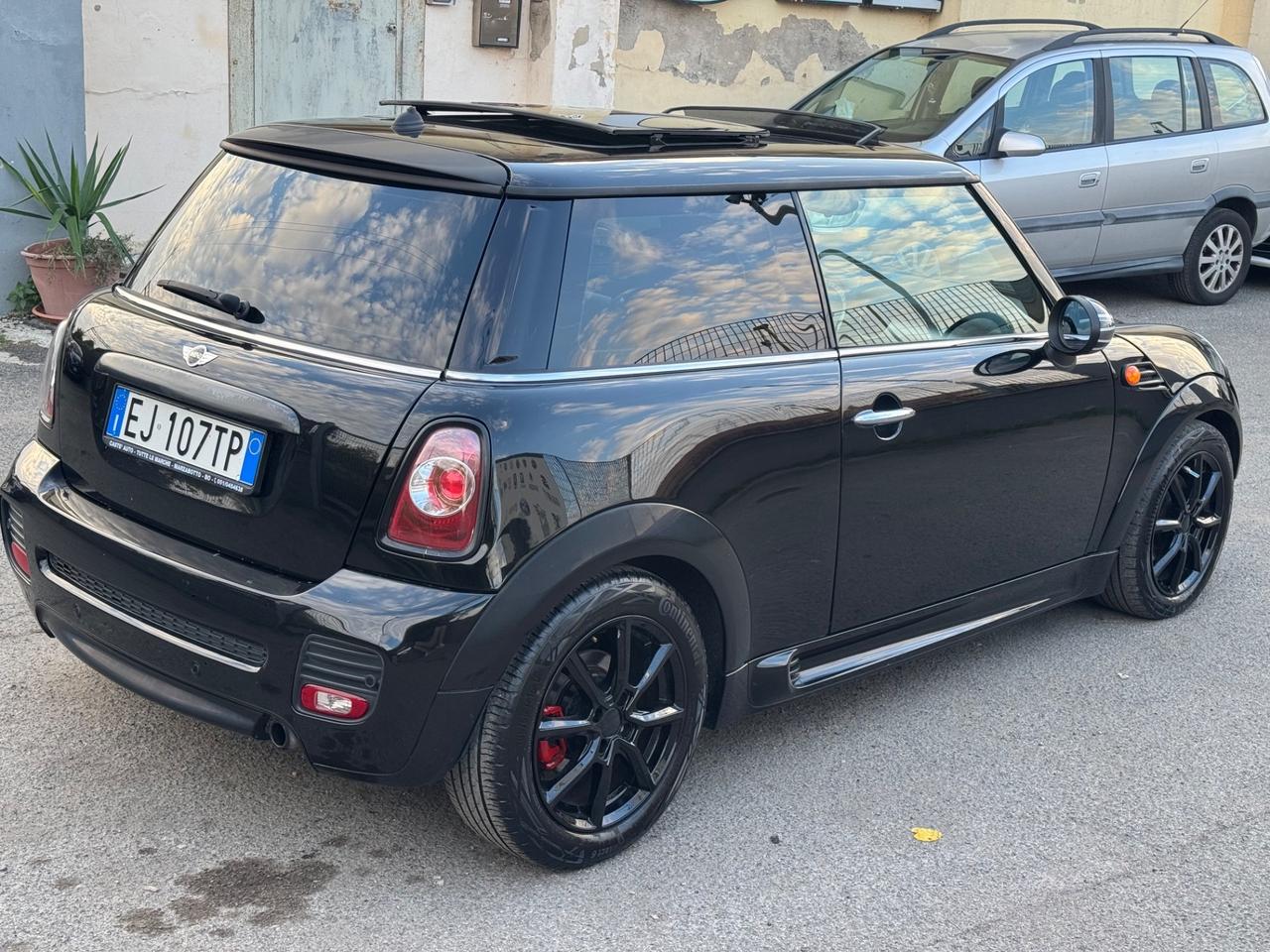 Mini 1.6 16V One (55kW)