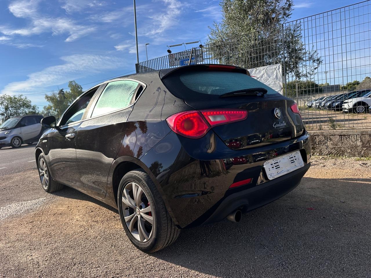 Alfa Romeo Giulietta 1.6 JTDm-2 105 CV Distinctive-2013