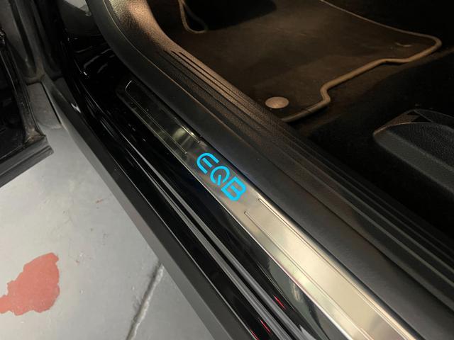 MERCEDES-BENZ EQB 300 4Matic Sport Plus