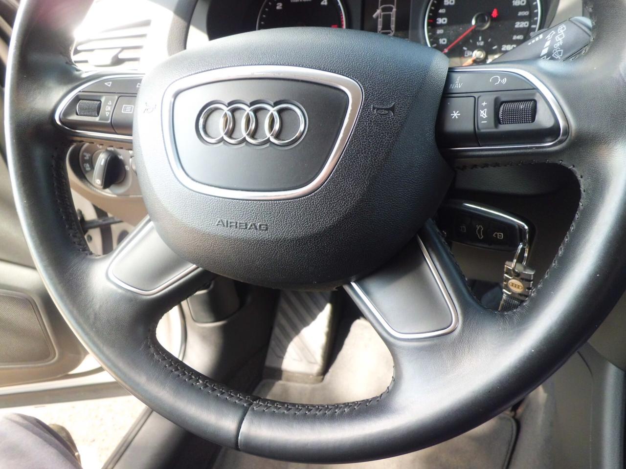 Audi Q3 2.0 TDI 120 CV S-LINE- STRONIC