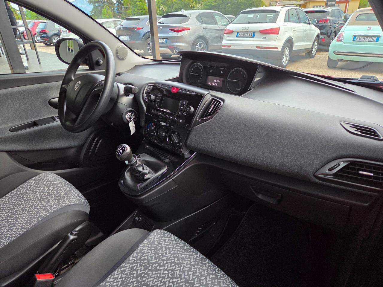 Lancia Ypsilon 5 porte S&S Hybrid Ecochic Silver