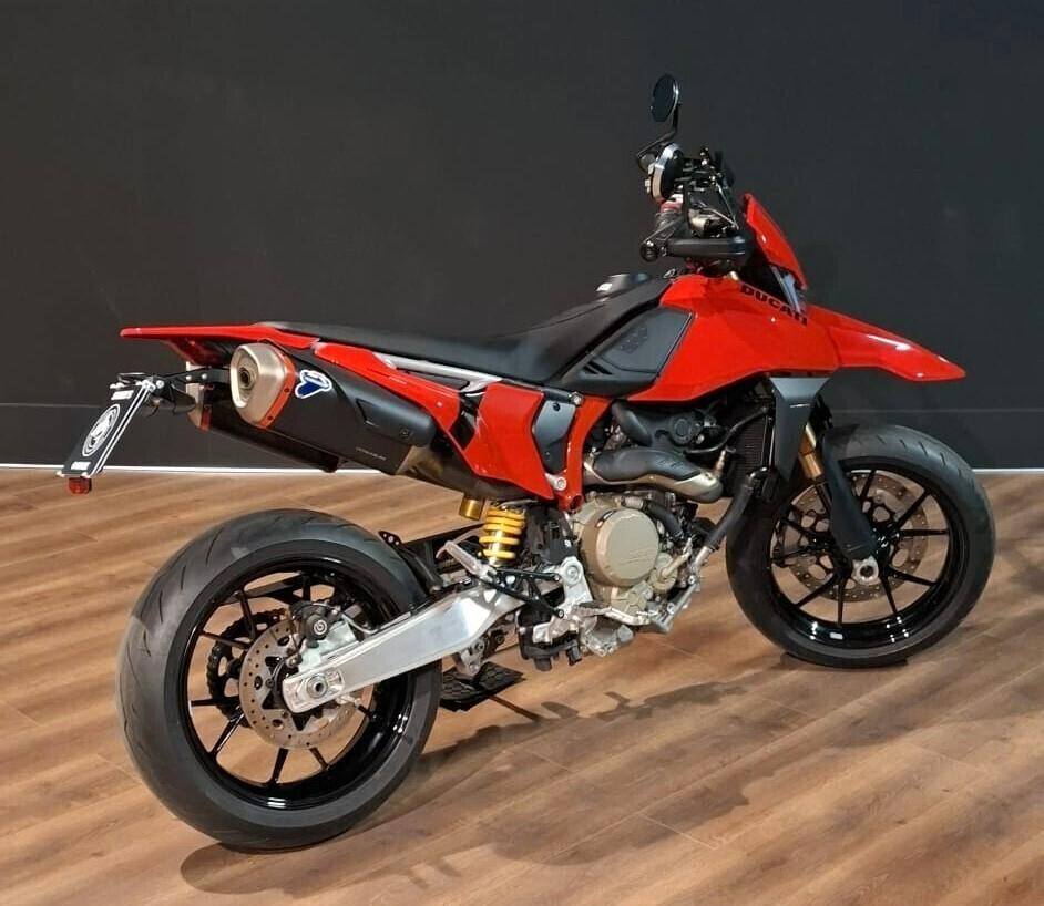 Ducati Hypermotard 698