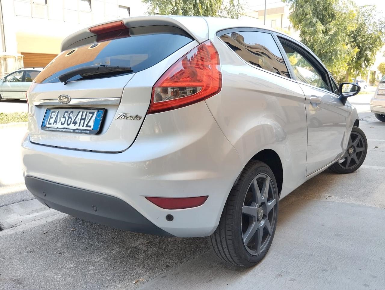 Ford Fiesta FORD FIESTA 1.4 TDCI 68CV 3P TITANIUM