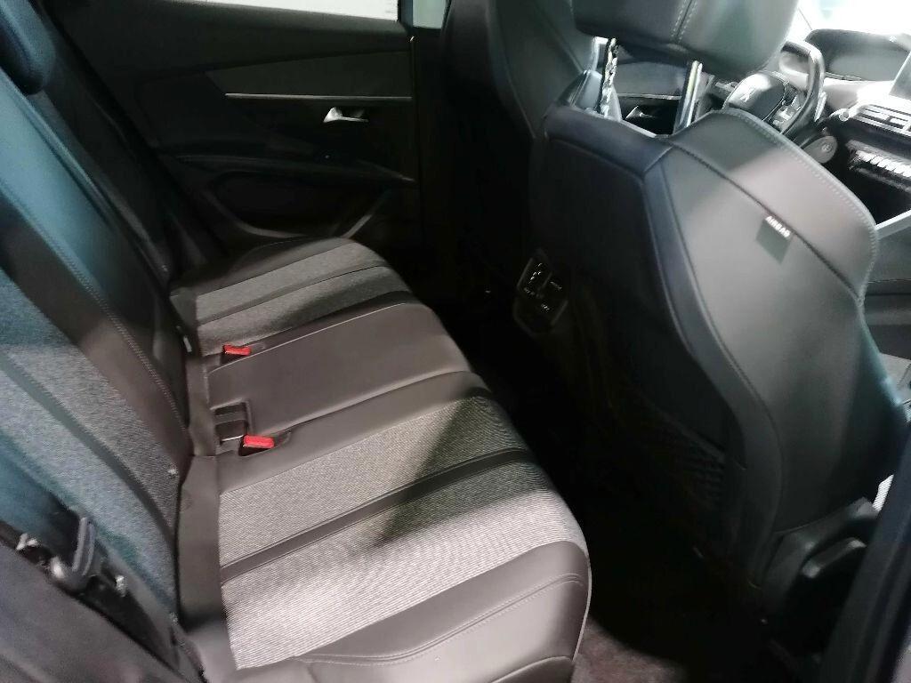 Peugeot 3008 BlueHDi 130 S&S EAT8 Allure