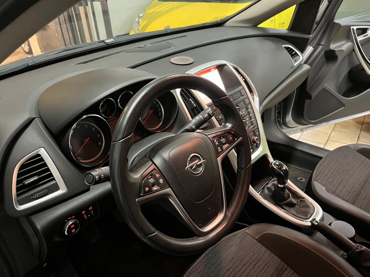 Opel Astra 1.4 Turbo 140CV Sports Tourer GPL 2014