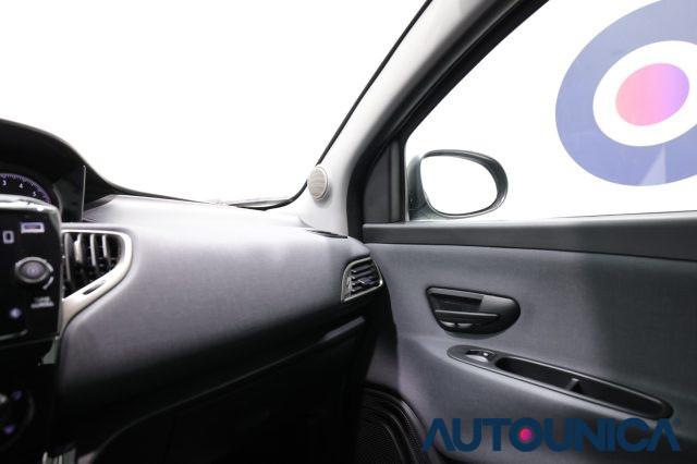 LANCIA Ypsilon 1.0 FIREFLY 5 PORTE S&S HYBRID GOLD FARI LED