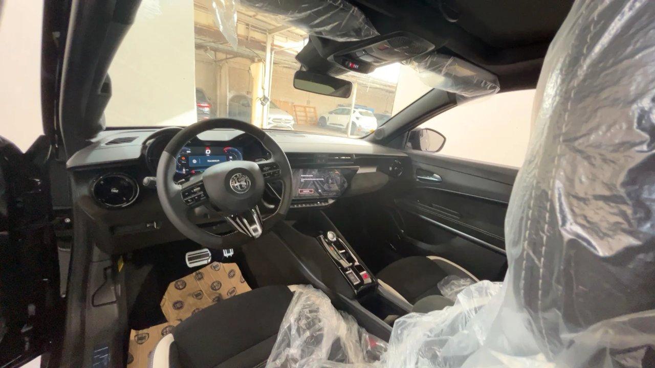 Alfa Romeo Junior 1.2 ibrida Speciale 145cv edct6 + Tetto