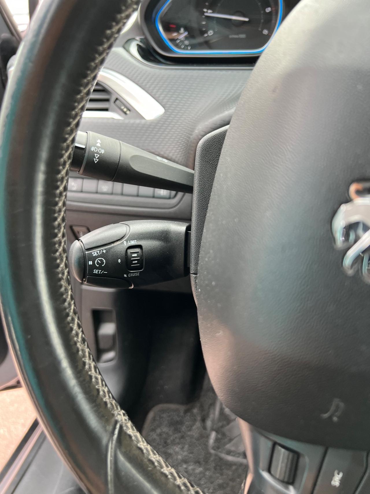 Peugeot 2008 1.6 e-HDi 92 CV Stop&Start Allure