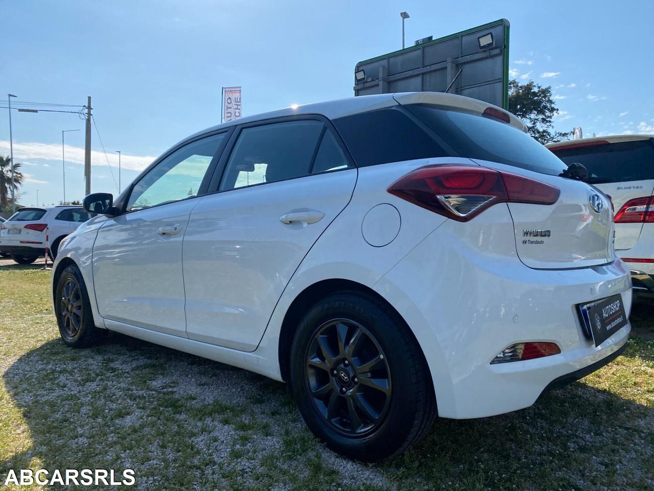 HYUNDAI - i20 - 1.2 GPL 5p. Blackline - NEOPATENTA