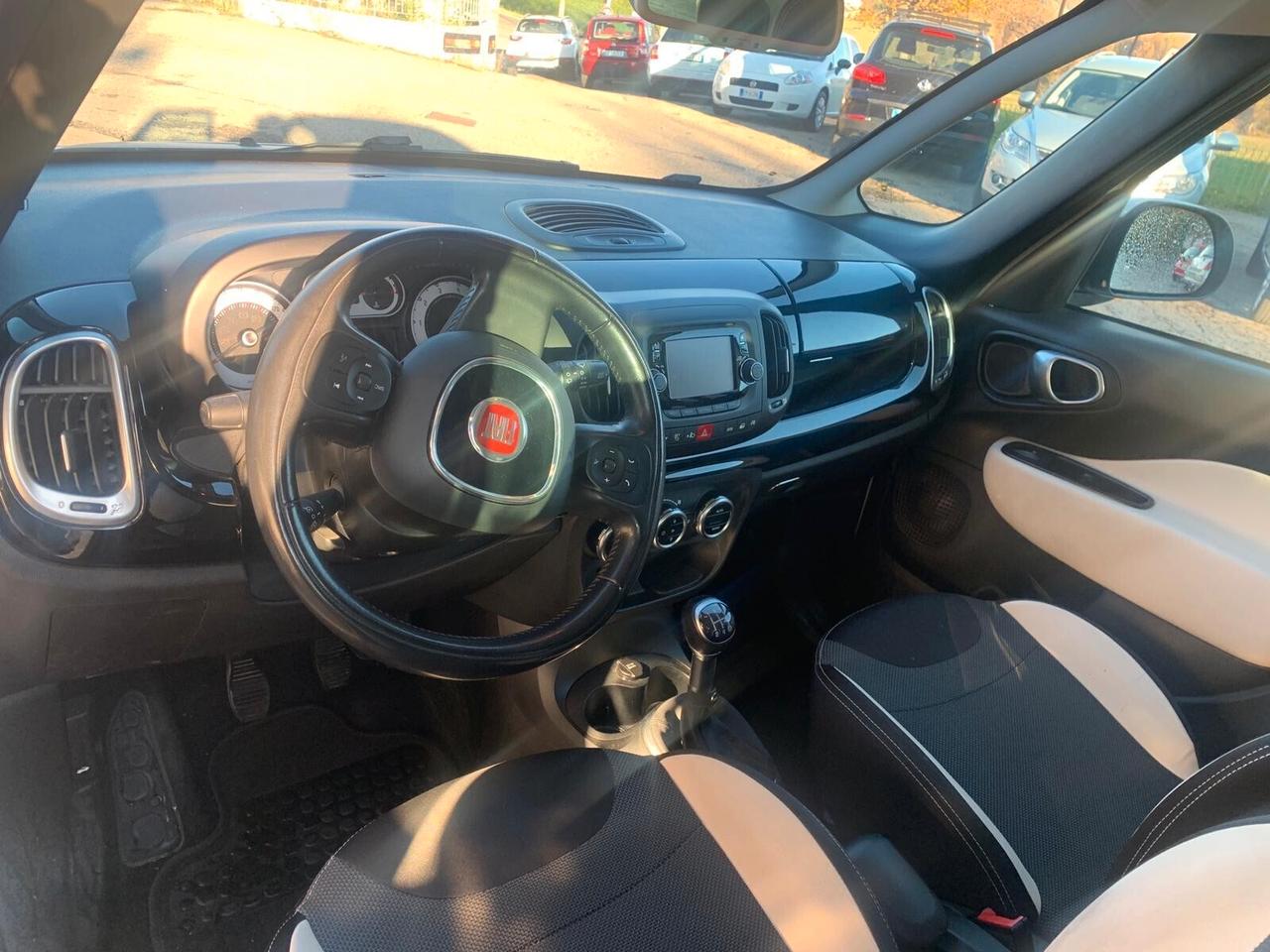 Fiat 500L TDI 1300CC-TREKKING FULL OPTIONAL-ANNO 2015-KM145000-UNICO PROPRIETARIO-NEO PATENTATI