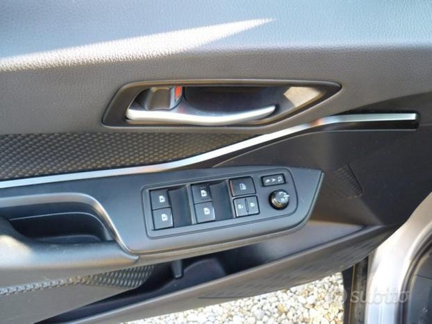 TOYOTA C-HR 1.8 Hybrid E-CVT Active