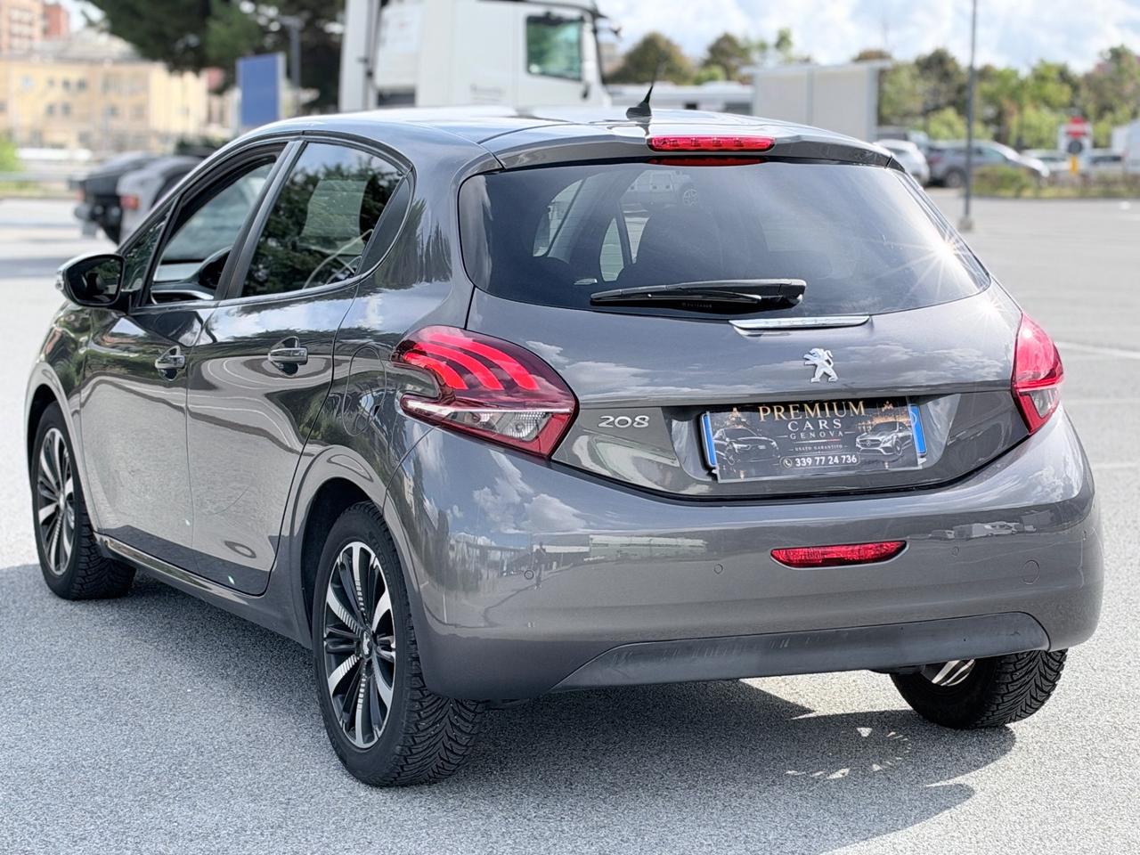 PEUGEOT 208 PURETECH 82CV SINGATURE GARANZIA 12 MESI