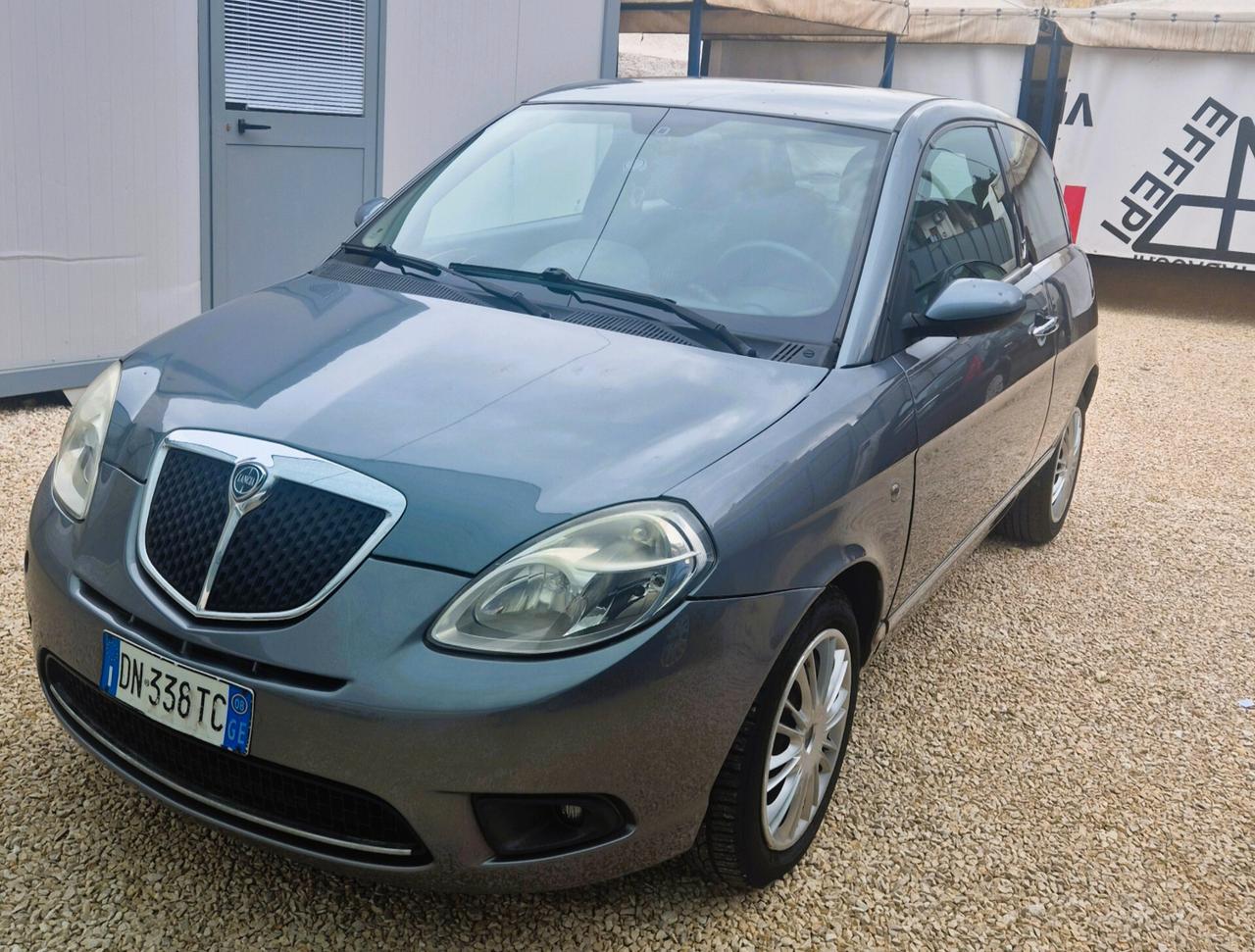 Lancia Ypsilon 1.2 versione oro
