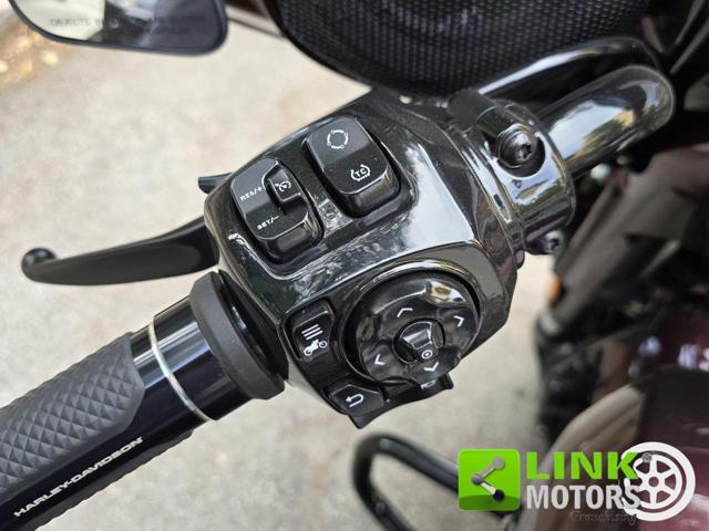 HARLEY-DAVIDSON CVO Street Glide 25th