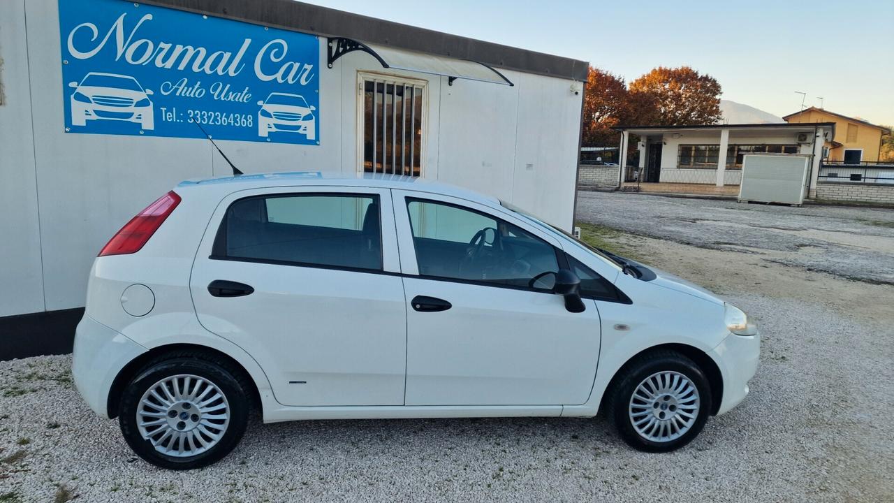 Fiat Grande Punto 1.3MJT 75 5p.Van Active 4pt