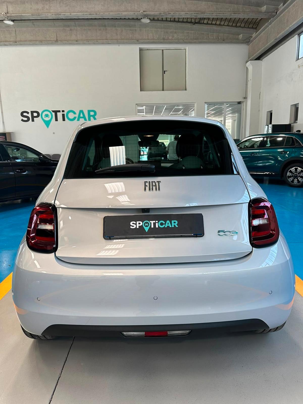 Fiat 500 500e Berlina 42 kWh La Prima II km 0