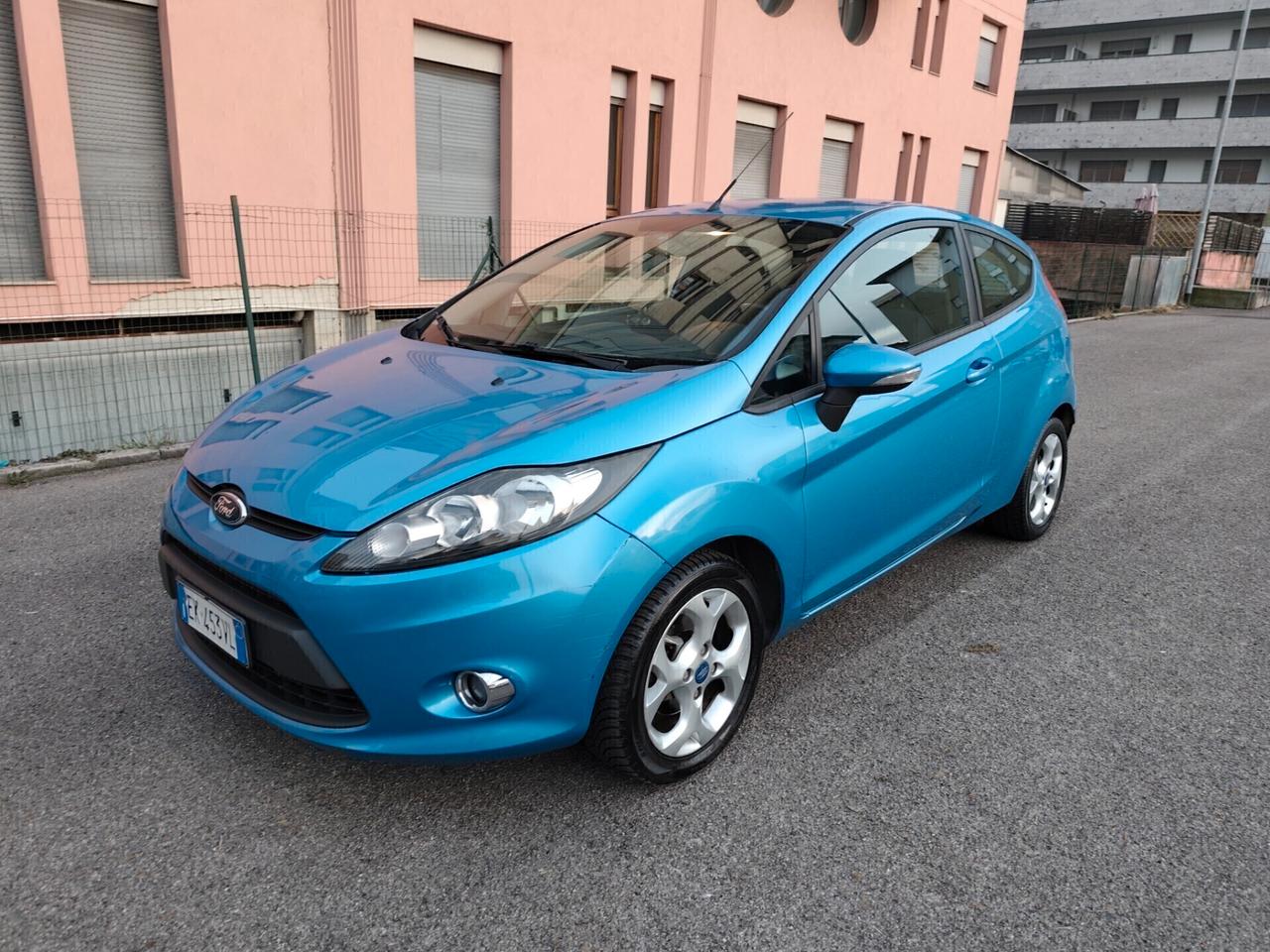 Ford Fiesta 1.2 Benz Titanium euro 5 60CV