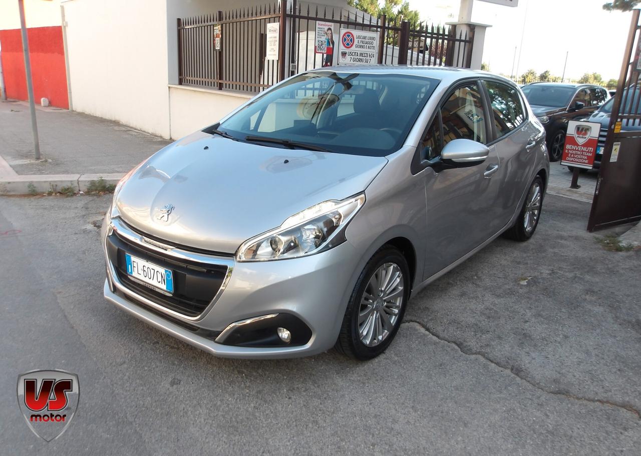 PEUGEOT 208 1.2 BENZ-KM 80.000-2017