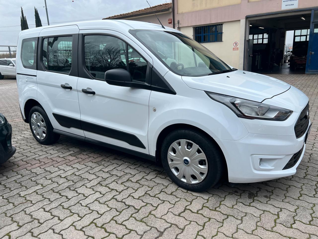 Ford Tourneo Connect 5 POSTI N1