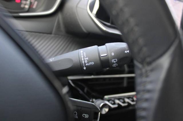 Peugeot 2008 1.2 puretech Active s&s 100cv Con CARPLAY
