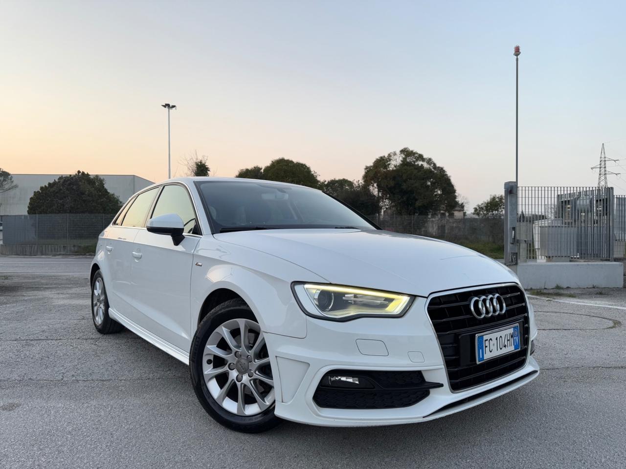 AUDI A3 Sportback 1.6 Tdi Admired S-LINE-Led Navi