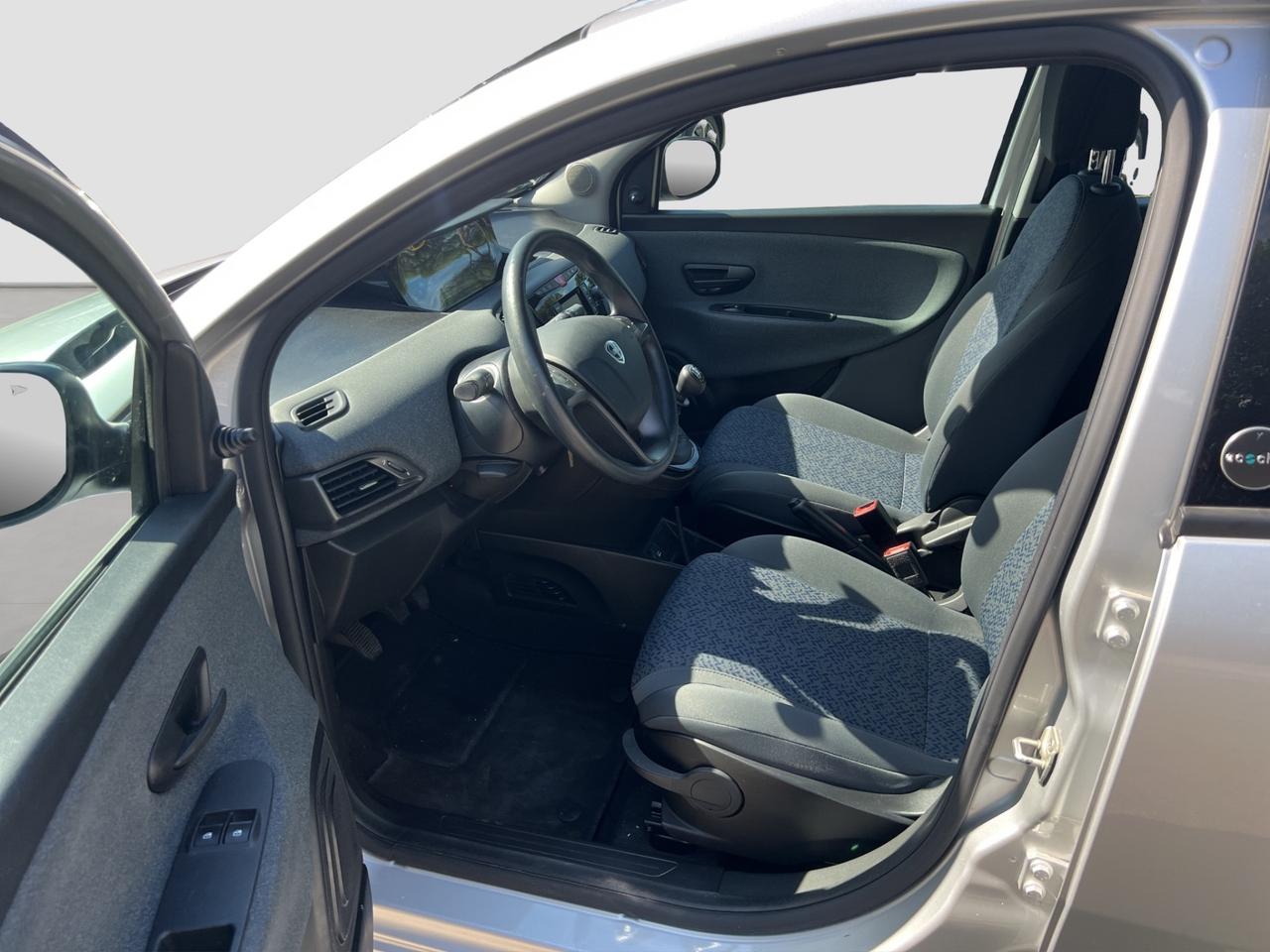 Lancia Ypsilon 1.0 FireFly 5 porte S&S Hybrid Ecochic Gold