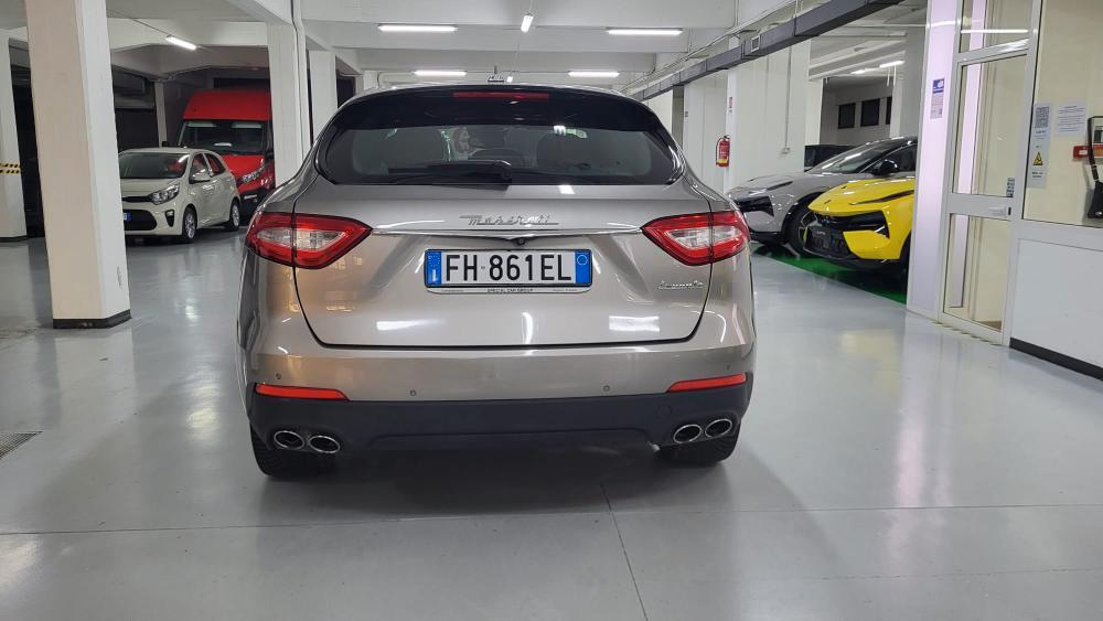 Maserati Levante 3.0 V6 275cv auto