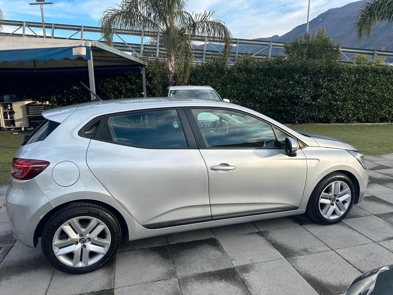 Renault Clio 1.0TCe 90CV 2022 GRIGIO ALLUMINIO - FARI PURE VISION-SENSORI- NAVIG