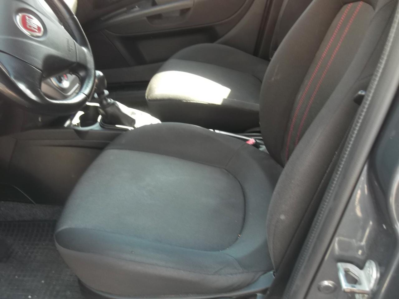 Fiat Punto 1.4 8V 5 porte Natural Power Easy - 01