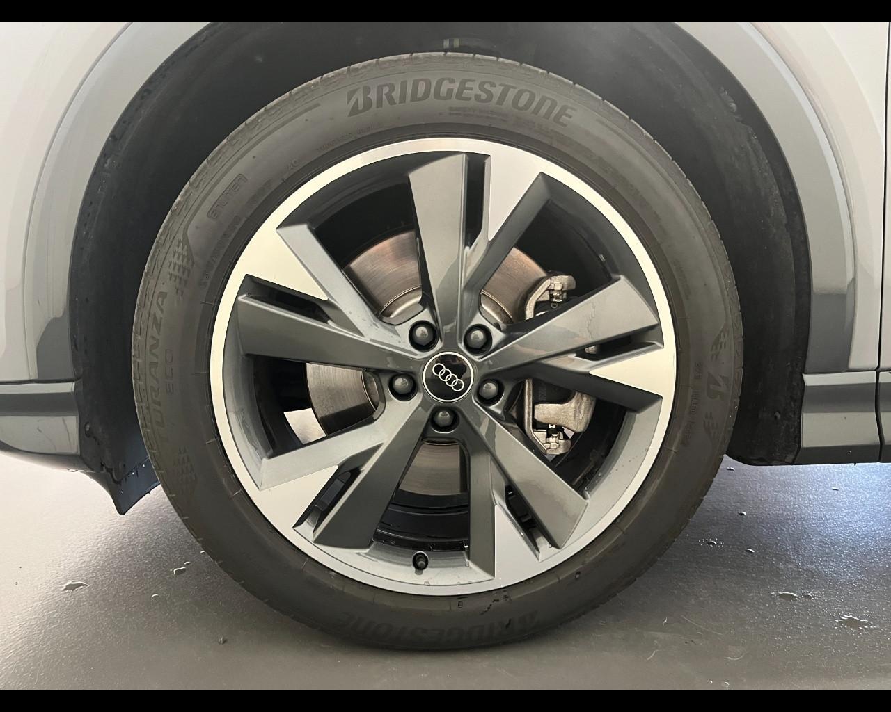 AUDI Q4 45 E-TRON BUSINESS ADVANCED