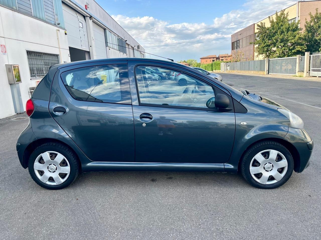 Toyota Aygo 1.0benz 2008 86.000km per neopatentati