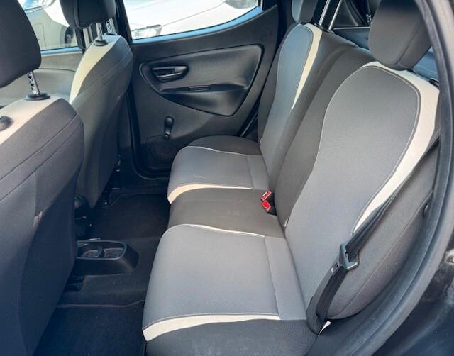 Lancia Ypsilon 0.9 TwinAir 85 CV 5 porte Metano Ecochic Elefantino