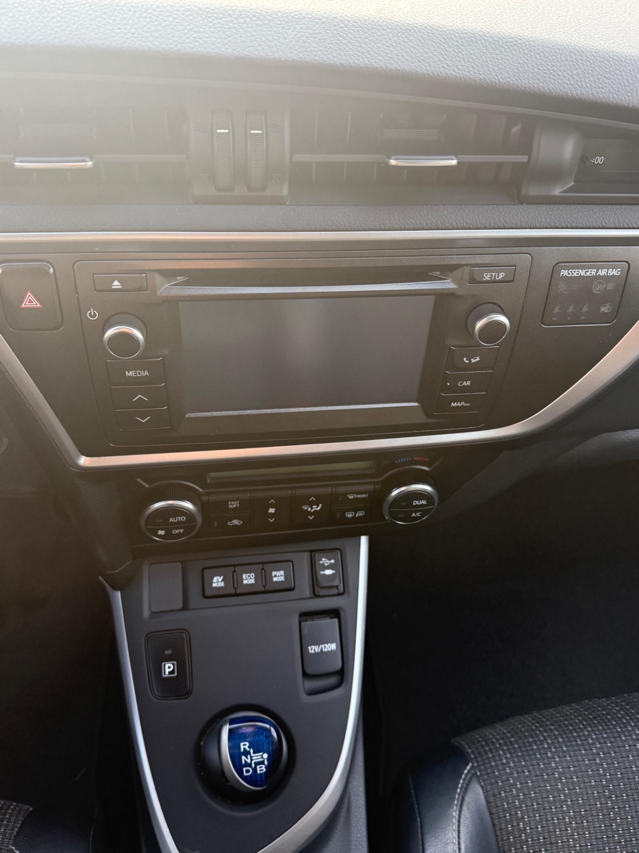 Toyota Auris Touring Sports 1.8 Hybrid Business Pack