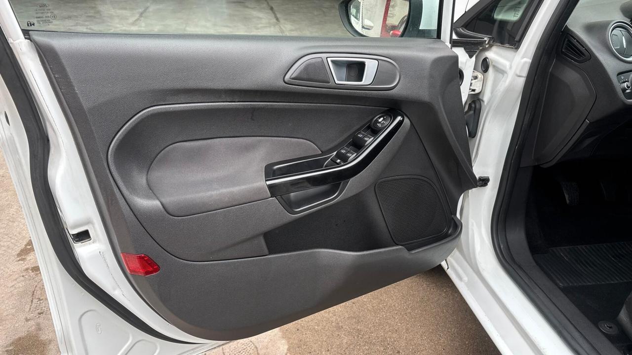 Ford Fiesta Ikon 1.4 5 porte Bz.- GPL