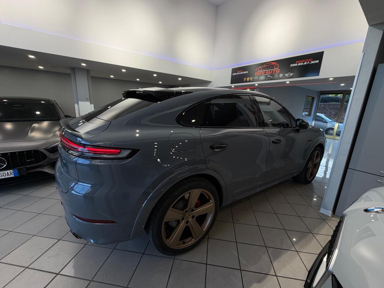 Porsche Cayenne 4.0 V8 Turbo E-Hybrid turbo 740cv