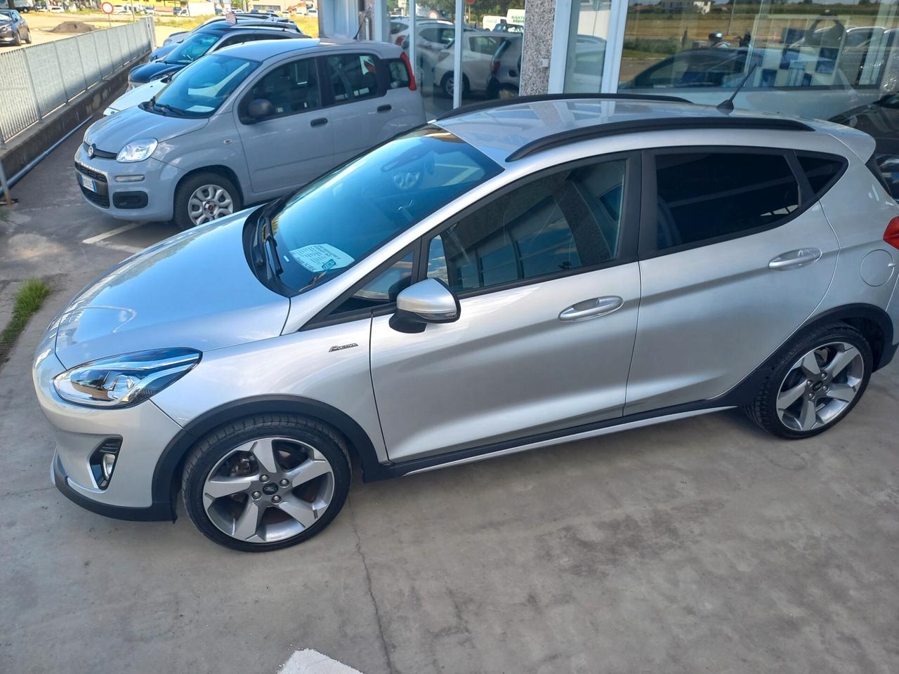 Ford Fiesta Active 1.0 Ecoboost 86 cv NEOPATENTABILE