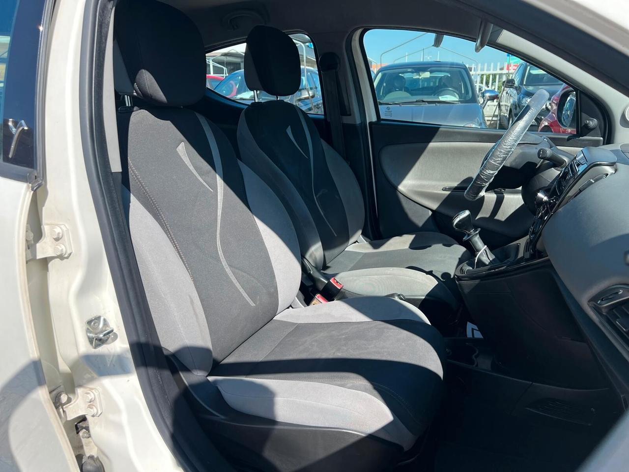 Lancia Ypsilon 1.2 69 CV 5 porte S&S Platinum