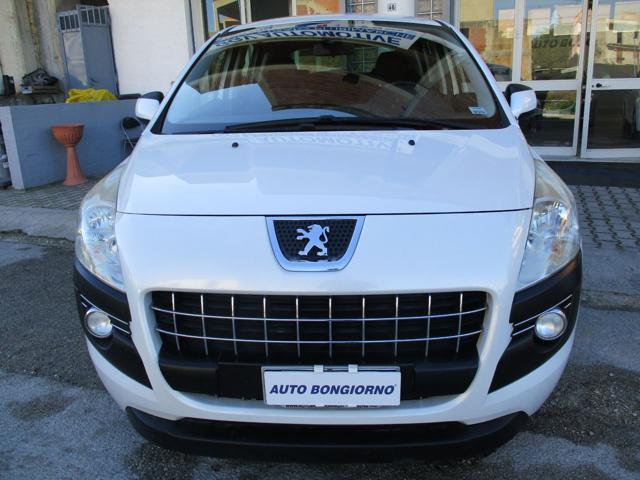 PEUGEOT 3008 1.6 HDi 112CV cambio robotizzato Business