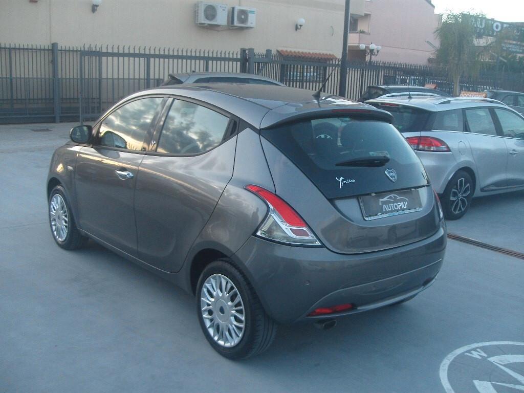 Lancia Ypsilon 1.2 69 CV Gold - 2016