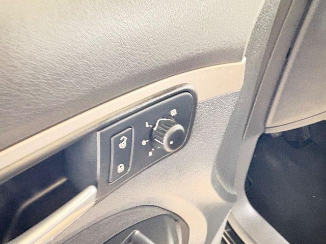 VOLKSWAGEN Touran 1.6 BENZINA FARI FENDI CERCHI IN LEGA OK NEOP