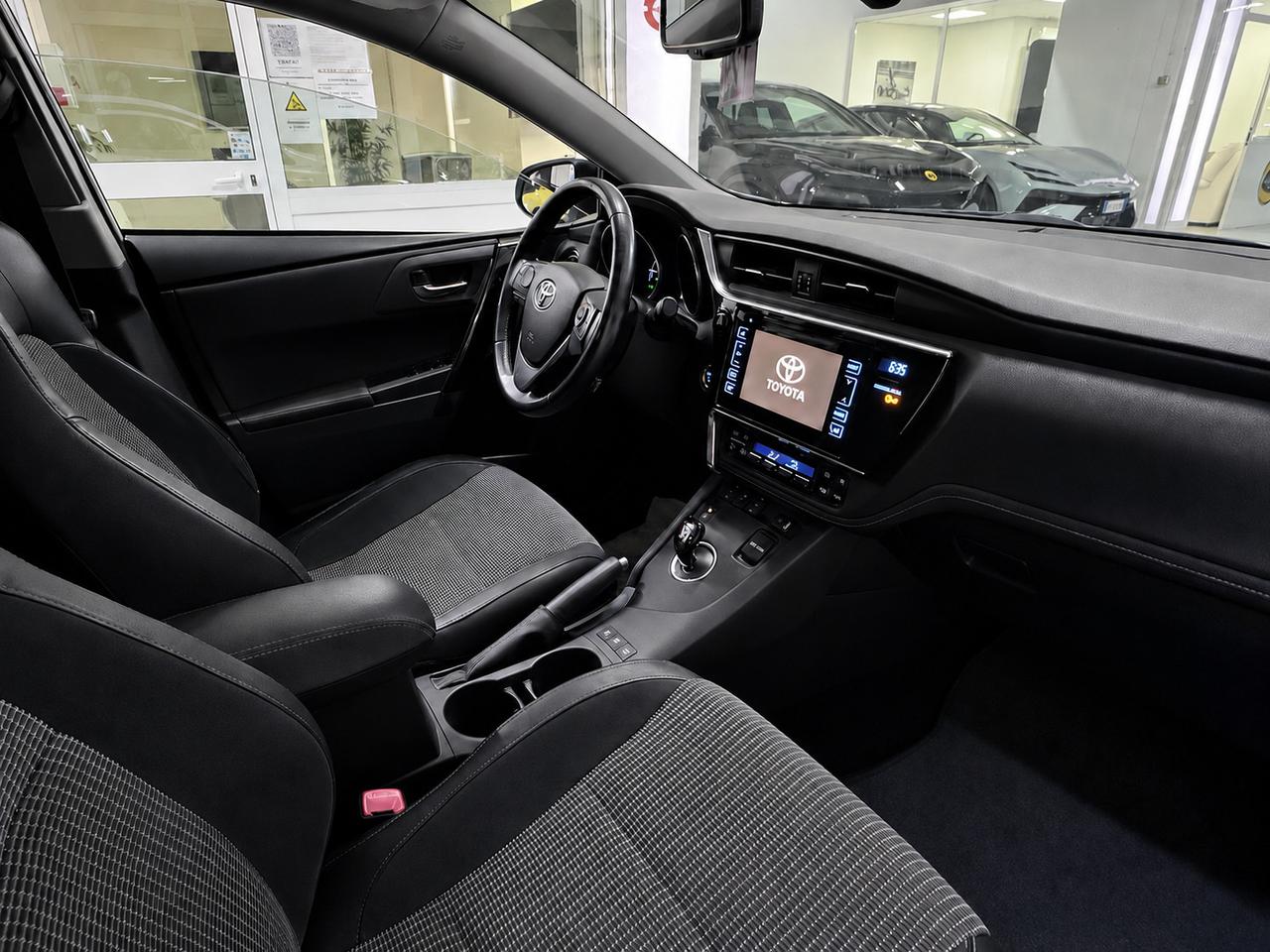 Toyota Auris 5 Porte Auris 1.8h Lounge cvt