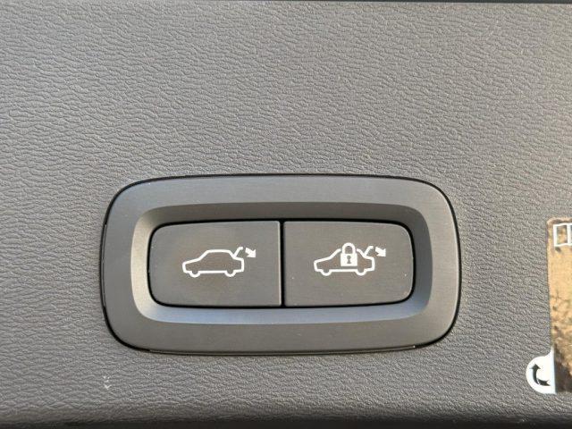 VOLVO XC40 D3 AWD Geartronic Inscription