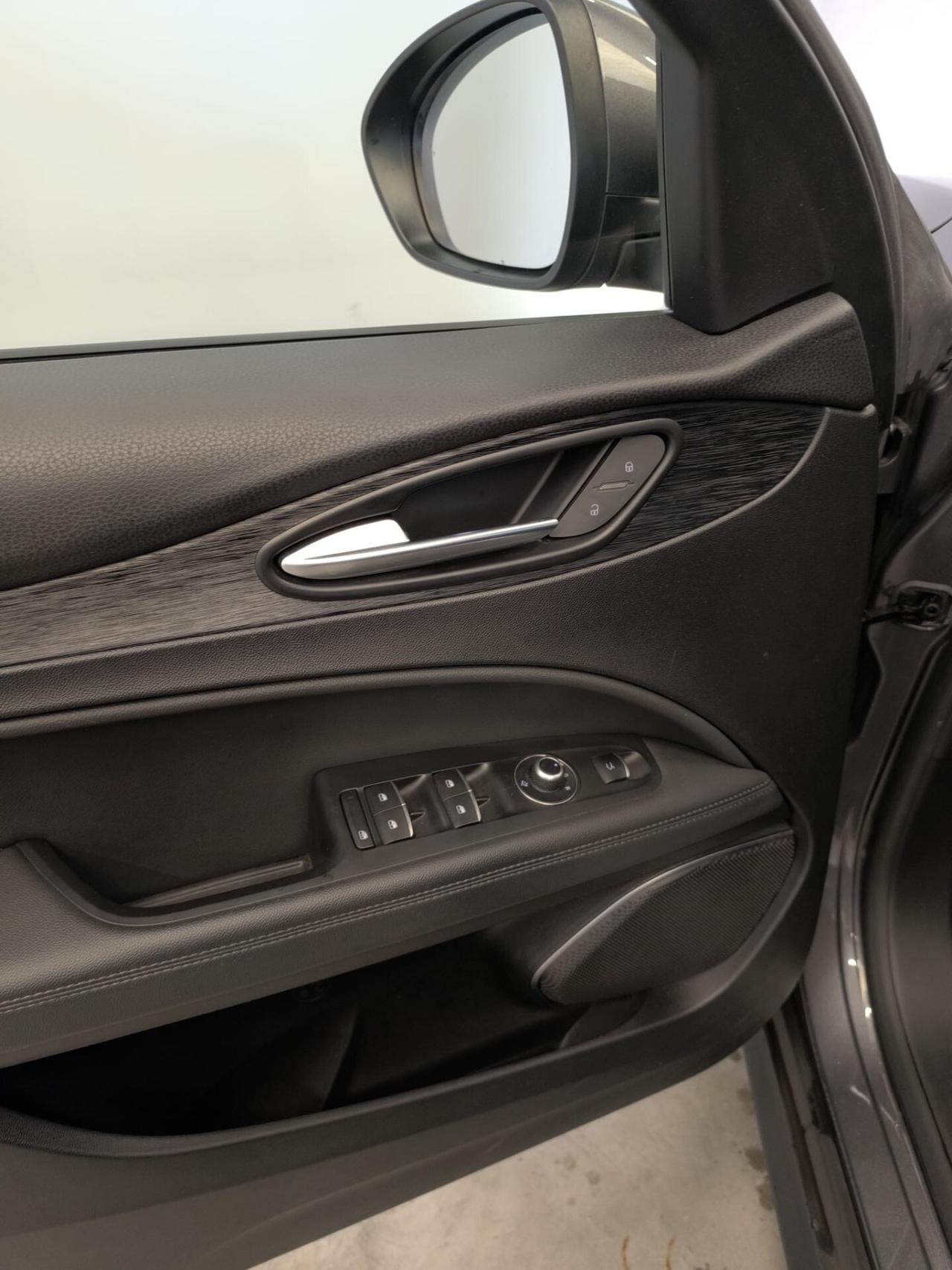 Alfa Romeo Stelvio 2.2 Turbodiesel 190 CV AT8 Q4 Business