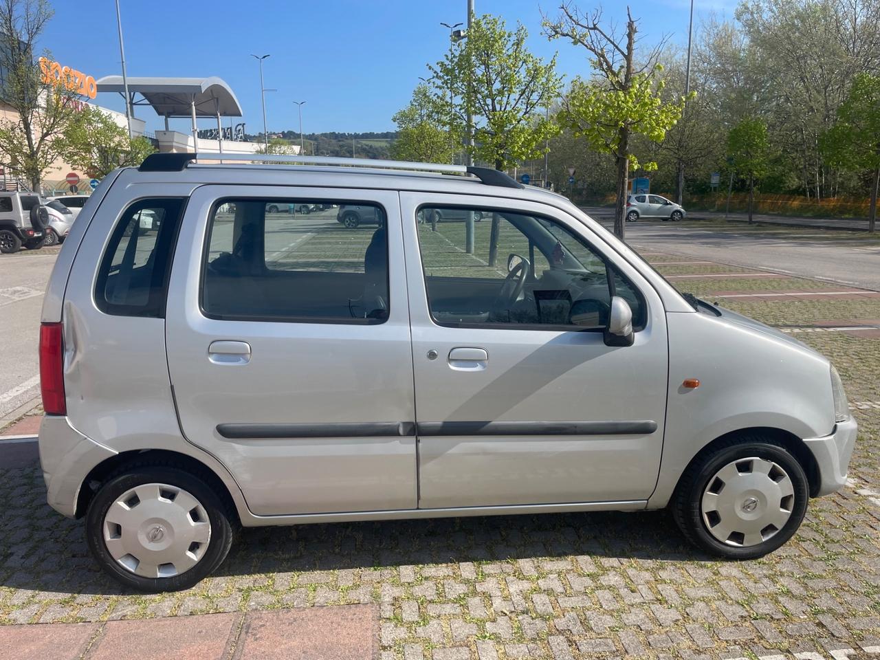 OPEL AGILA 1.0 BENZINA/GPL NEOPATENTATI 180.000 KM ANNO 2007.