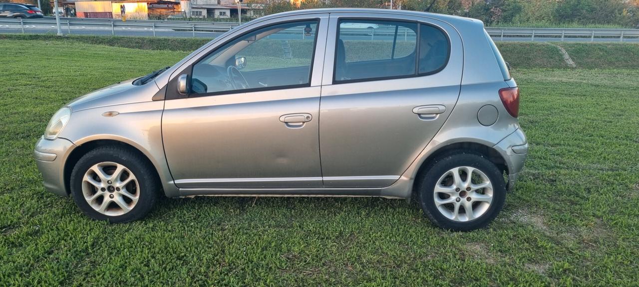 Toyota Yaris 1.3 benzina