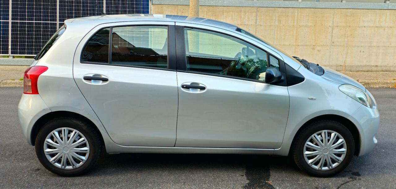 Toyota yaris ok neopatentati garantita 12 mesi